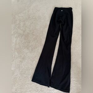 Black Flared Lululemon leggings